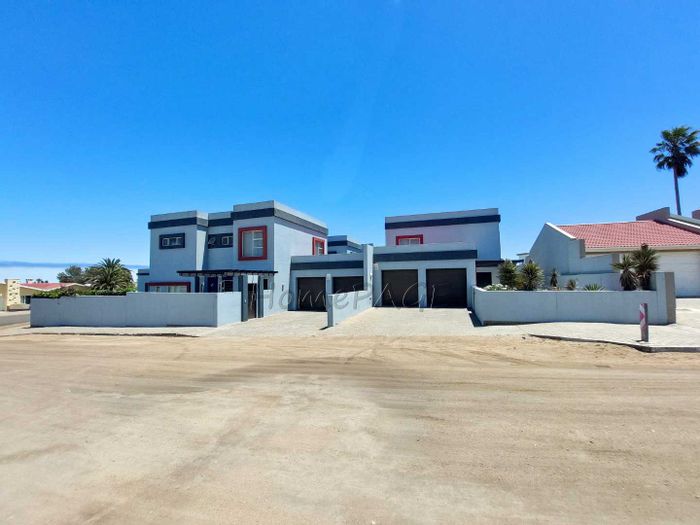 Property #2195270, Townhouse for sale in Swakopmund Ext 8