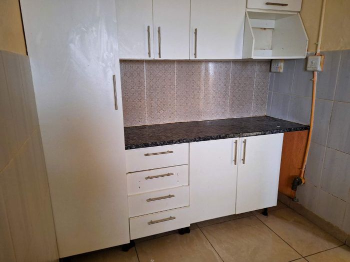 Property #2248435, Apartment for sale in Southernwood