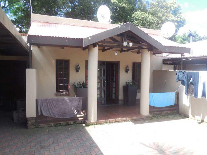 Property #2461397, Cottage Rental Monthly in Silverton Ext 7