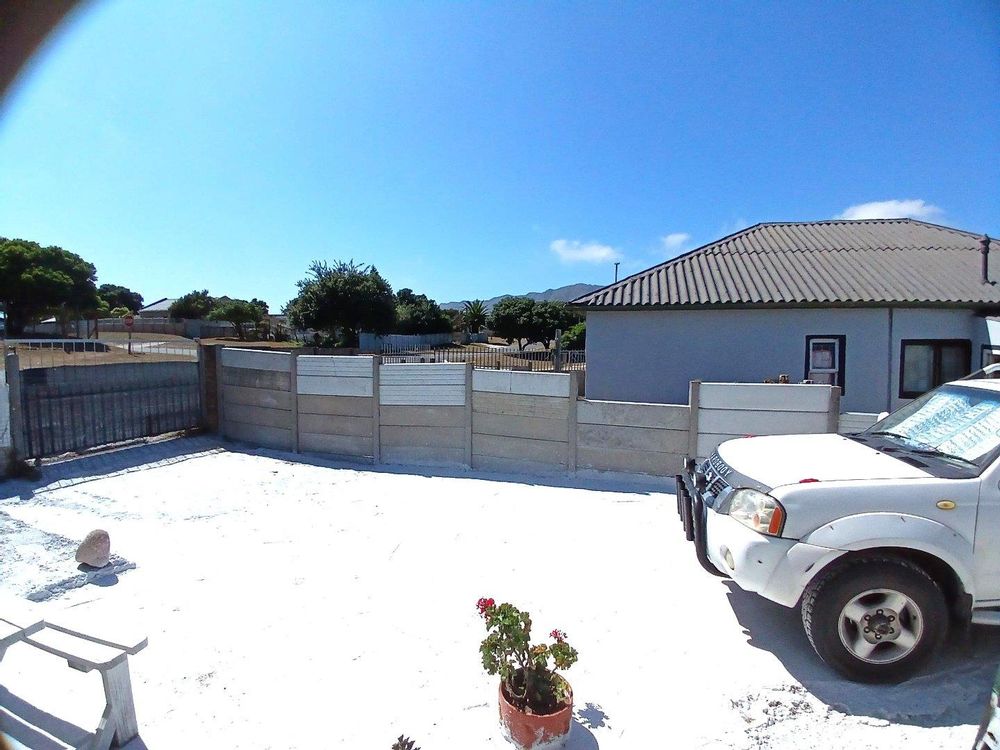 Main House at the back - as from the Flatlet.