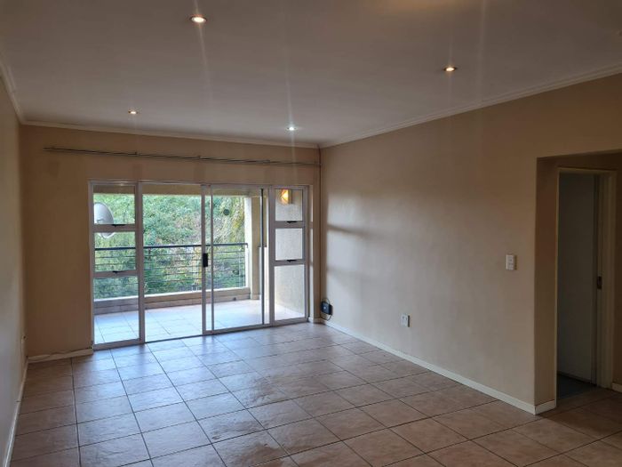 Ferndale Apartment To Rent: 2 beds, patio, parking, near public transport.