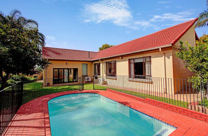 For Sale: 4-Bedroom Cluster in Honeydew Ridge with pool, patio, and 24-hour security.