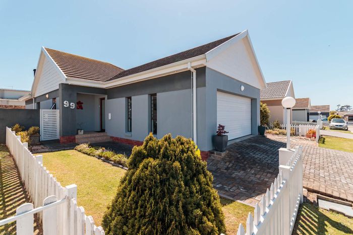 3-Bedroom House For Sale in Kamma Ridge with secure estate, garden, and solar power.