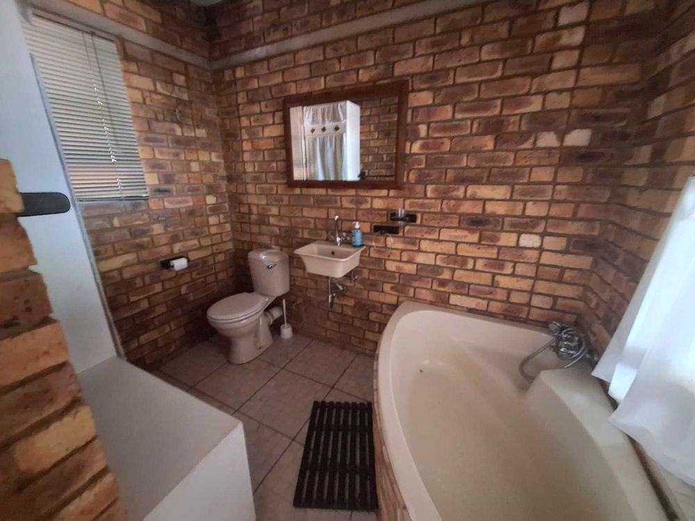 Main bedroom en-suite