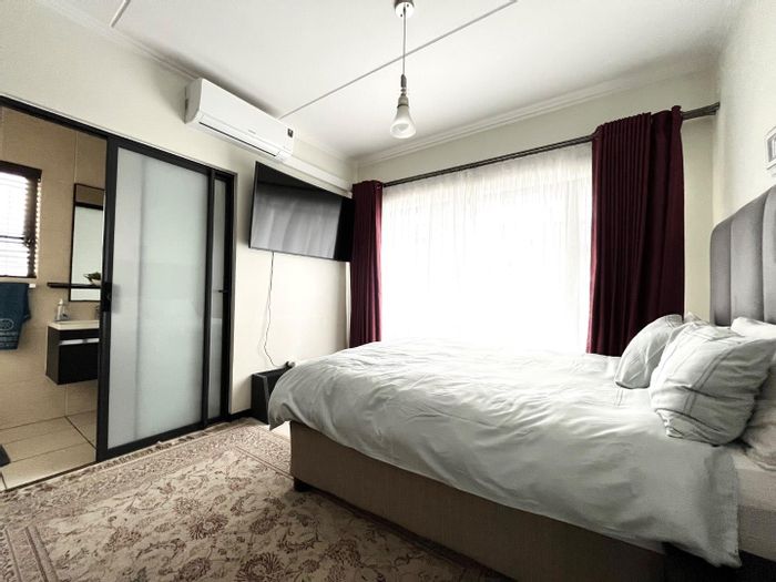 For Sale: 2 Bed, 2 Bath Apartment in Greenstone Hill with Pool and Fitness Amenities.