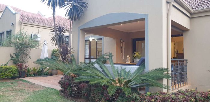 To Rent: Townhouse in Boardwalk Meander with pool, clubhouse, and secure parking.