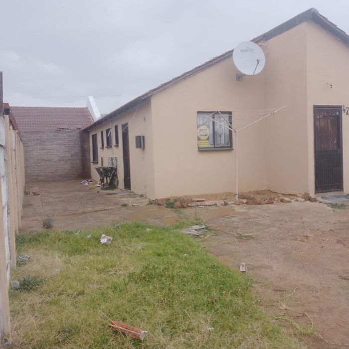 Property #2258252, House For Sale in Lenasia