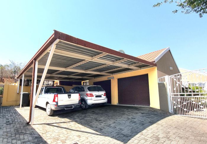 Property #2075395, Cluster for sale in Radiokop