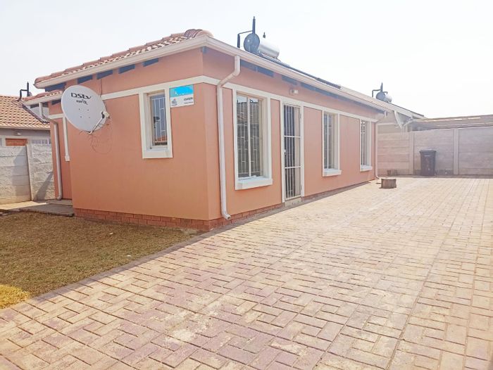 Property #2174626, House rental monthly in Leopard's Rest Security Estate