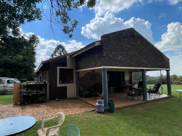 Delmas Central House For Sale: Spacious home, flatlet, borehole, ample parking.