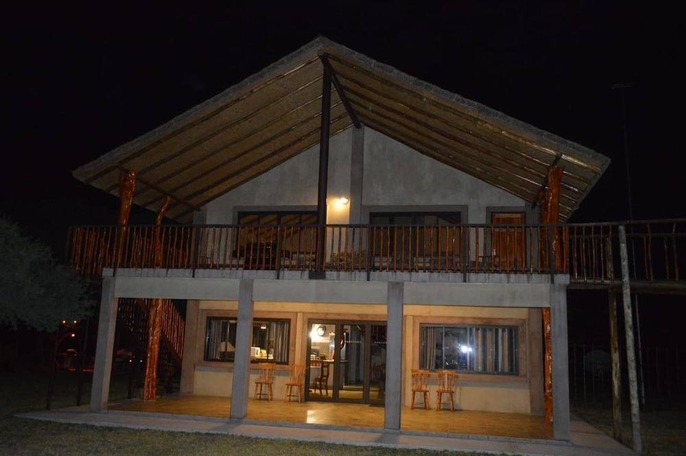 Main building (lodge)