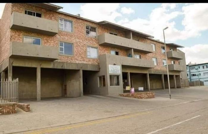 For Sale: 2-bedroom apartment in Otjomuise with 24hr security and parking.