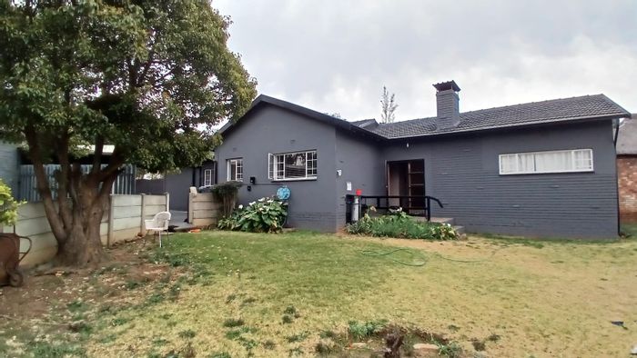 House for Sale in Birchleigh: Pool, Lapa, Staff Quarters, and Spacious Gardens.