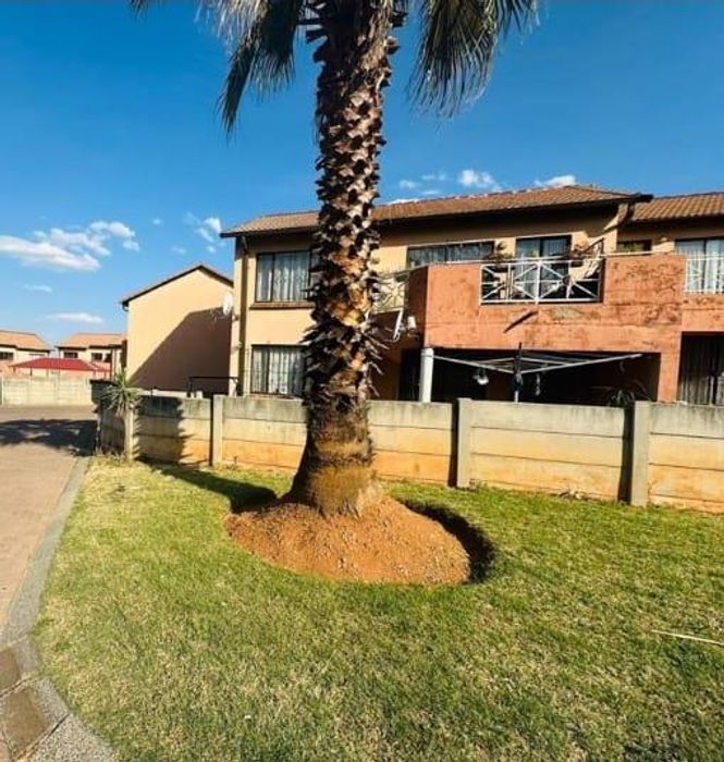 House for Sale in Mondeor: 2 beds, private garden, secure parking, community living.