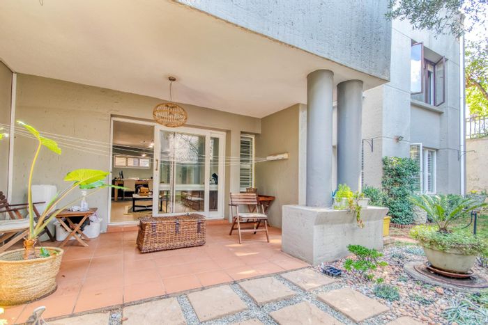 2 Bedroom Apartment To Rent in Strathavon with covered patio and secure parking.