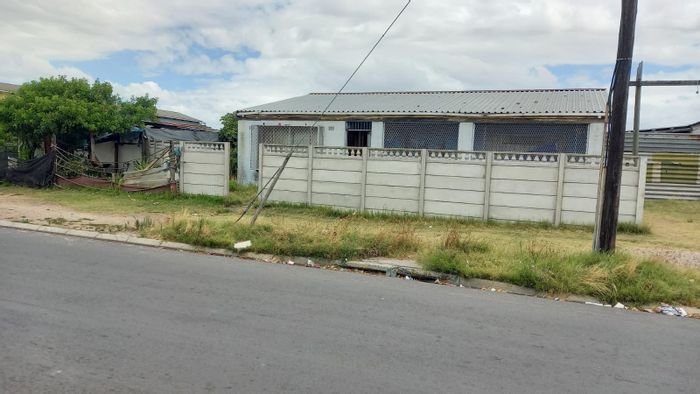 Property #2100826, House sold in Elsies River