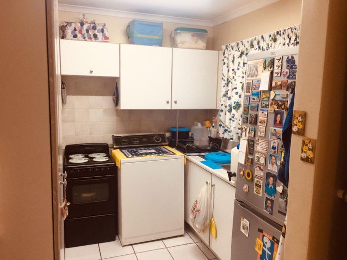 2 Bedroom Townhouse For Sale in Wierdapark with garden, pool, and tennis court.