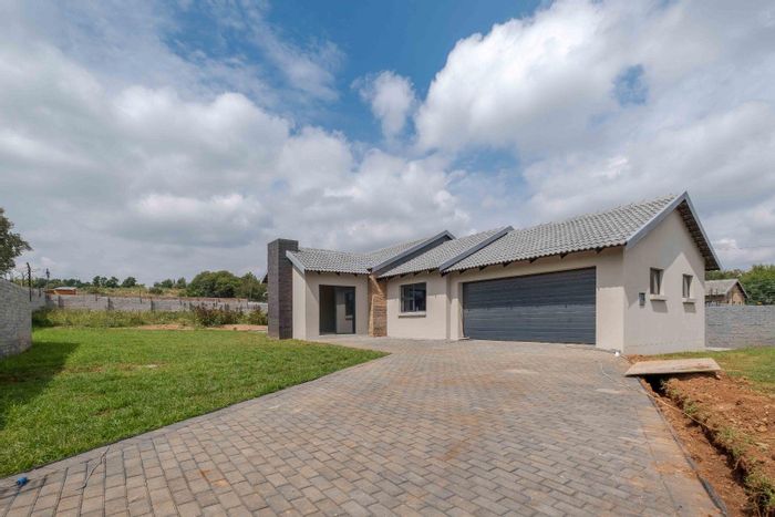 For Sale: House in Wingate Park with 3 beds, garden, and double garage.
