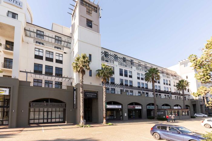 Office Space To Rent in Century City: Flexible options, meeting rooms, coworking, and virtual offices.