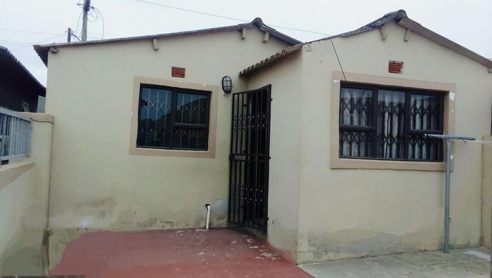 Property #2229133, House pending sale in Khayelitsha Central