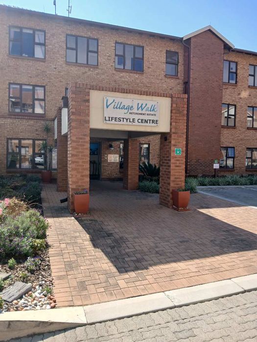 Brentwood Retirement Village For Sale: Secure living, amenities, and social activities await.