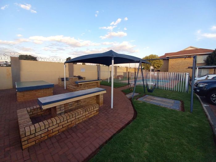 3-Bedroom Townhouse in Alberton Central To Rent, near amenities and secure complex.