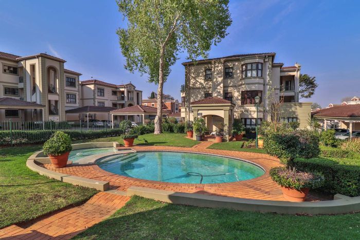Bryanston Apartment For Sale: 2 beds, balcony, pool, parking, near schools.