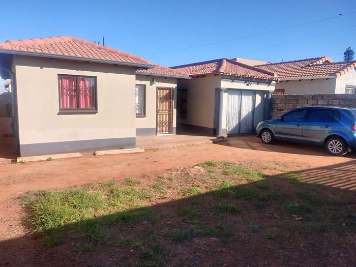 Property #2300961, House Rental Monthly in Protea Glen