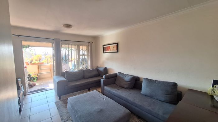 Ferndale Apartment To Rent: 2 beds, 2 baths, balcony, parking, near amenities.