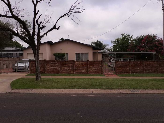 Property #2206433, House rental monthly in Pretoria Gardens