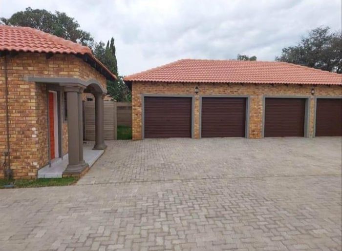 Property #2209003, Townhouse rental monthly in Riversdale
