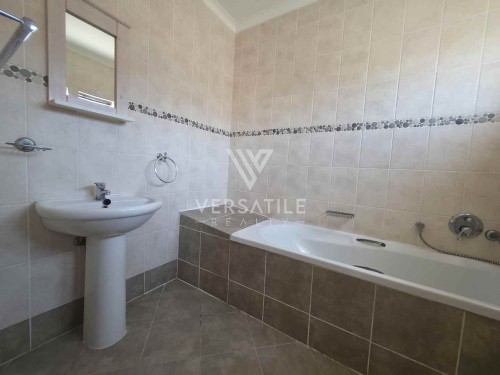 16 - Ground floor ensuite Bathroom