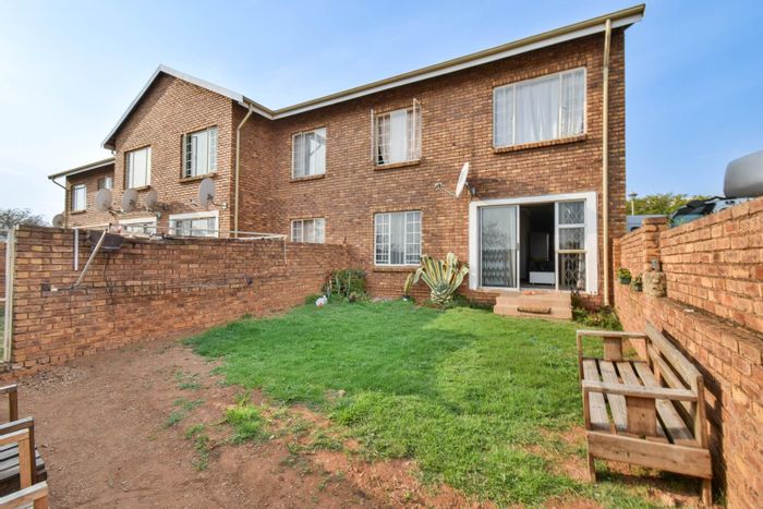 Property #2421826, Townhouse For Sale in West Park