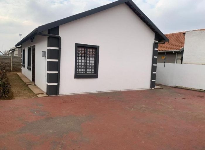 Property #2246725, House for sale in Buhle Park
