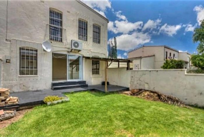 Property #2184747, Townhouse for sale in Corlett Gardens