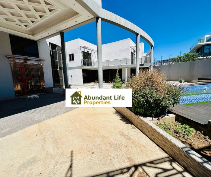 Property #2435031, House For Sale in Auasblick