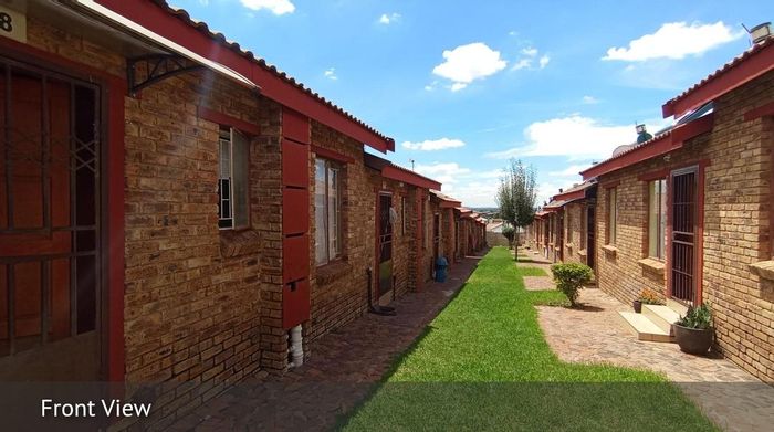 For Sale: 2-Bedroom Apartment in Olievenhoutbosch with Parking and Nearby Amenities.