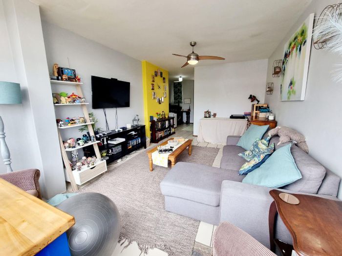 1-Bedroom Apartment For Sale in Pinetown Central with secure parking and amenities.