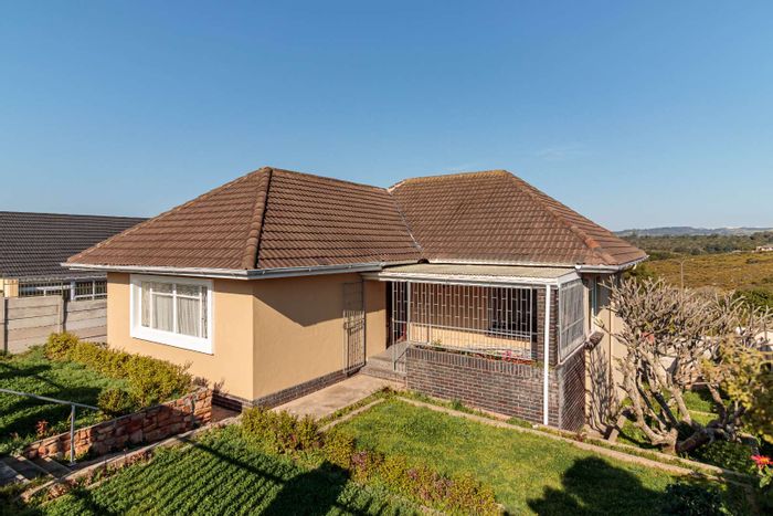 Fernglen House For Sale: 3 bedrooms, bachelor flatlet, secure parking, enclosed garden.