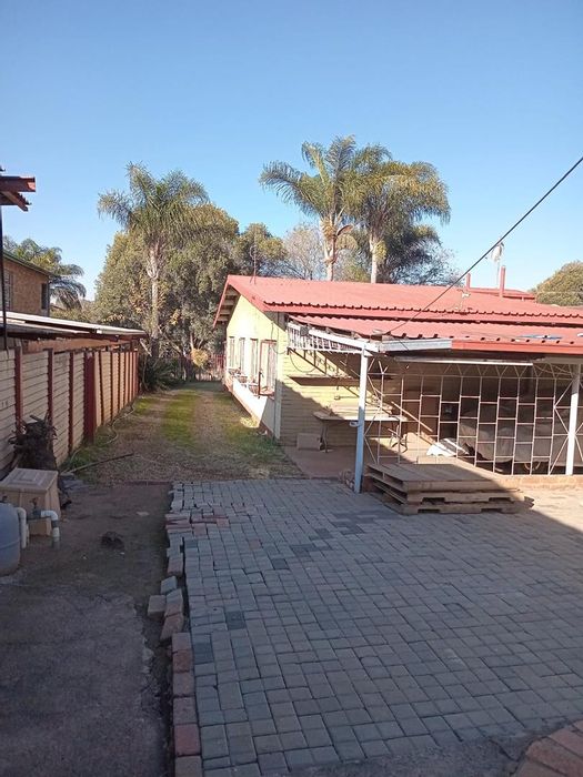 Property #2395453, House For Sale in Jan Niemand Park