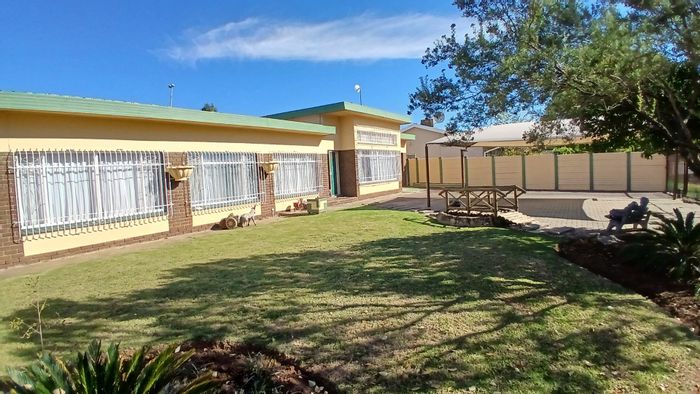 Wilgehof House For Sale: 3 Beds, Entertainer's Patio, Tandem Garage, Prepaid Electricity