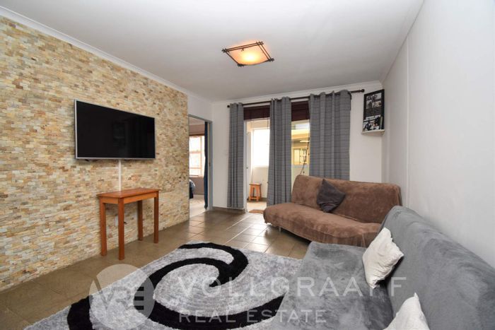 Property #2136625, Apartment sold in Mile 4