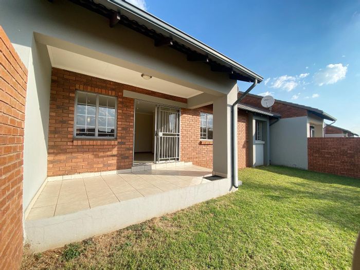 Property #2145608, Townhouse rental monthly in Mooikloof Ridge