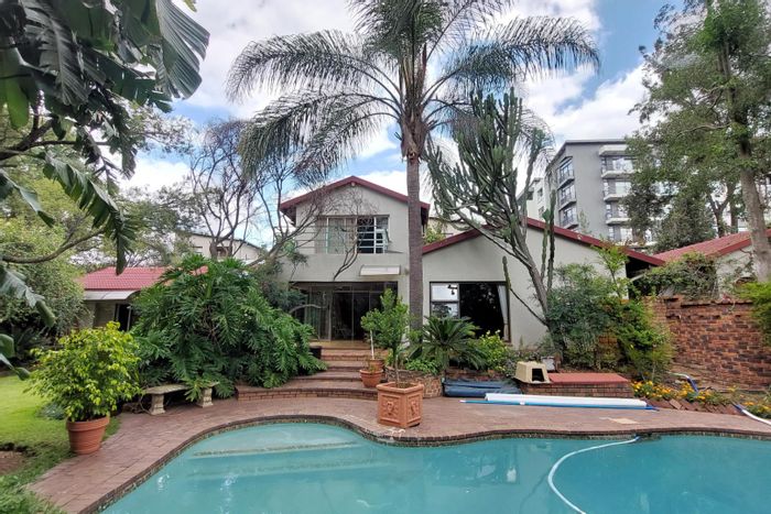 Edenburg House To Rent: 4 beds, pool, inverter, pet-friendly, near schools.