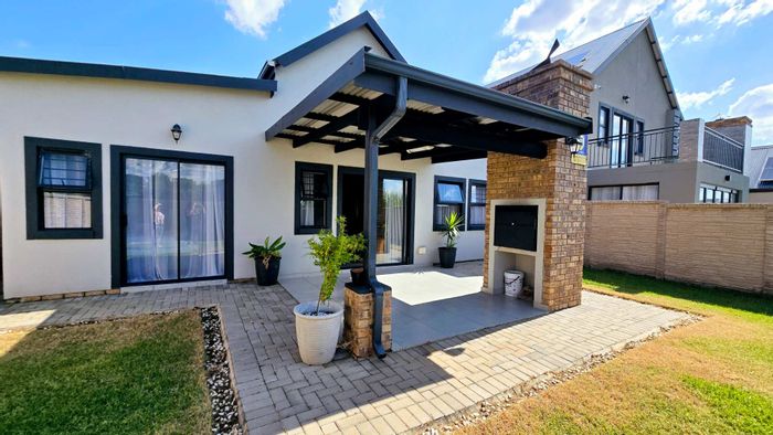 For Sale: House in Montana with 3 bedrooms, double garage, and private garden.