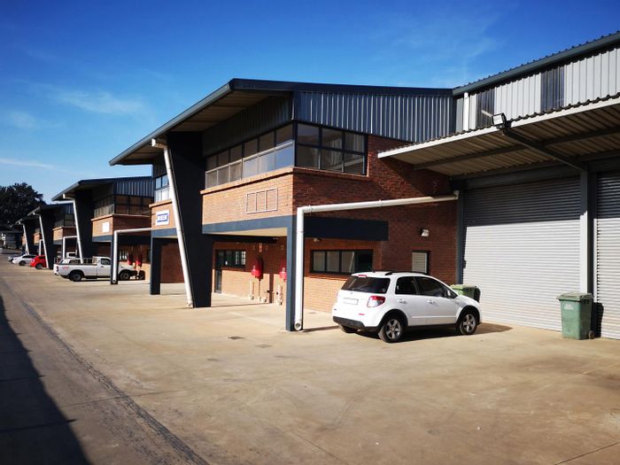 Industrial unit to rent in Waterfall Central with 24-hour security and easy highway access.
