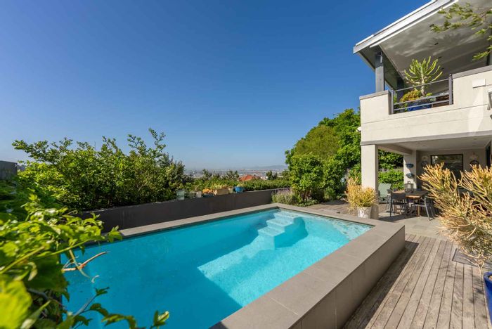 Vredehoek House For Sale: Pool, guest suite, and rental income potential.