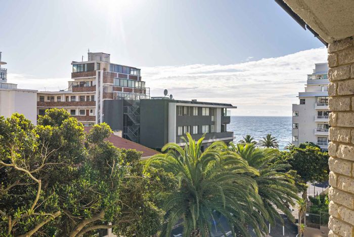 Property #2068885, Apartment pending sale in Sea Point