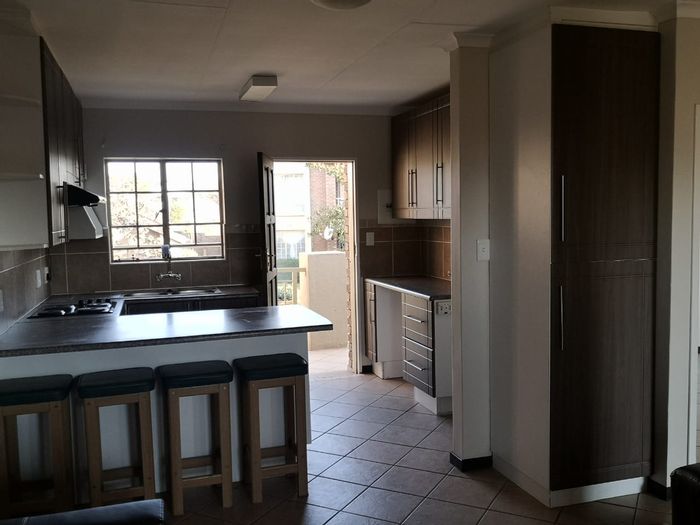 Property #1410809, Townhouse rental monthly in Mooikloof Ridge