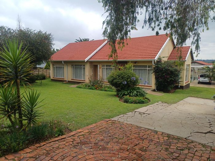 For Sale: Birchleigh House with 3 bedrooms, garage, carport, and staff room.